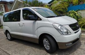 Selling Gold Hyundai Grand Starex 2013 at 70000 km in Las Piñas
