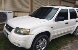 Selling 2nd Hand Ford Escape 2006 in Kawit