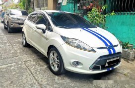 White Ford Fiesta 2011 for sale Automatic