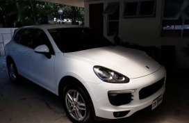 Selling Porsche Cayenne 2018 Automatic Gasoline in Makati