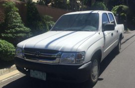 2nd Hand Toyota Hilux 2003 Manual Diesel for sale in Cebu City
