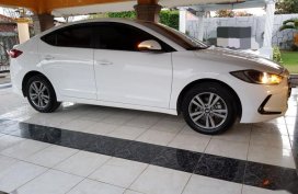 White Hyundai Elantra 2018 for sale in Balagtas