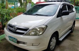 Selling 2nd Hand Toyota Innova 2005 Manual Diesel at 120000 km in Cainta