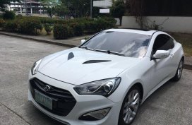 2nd Hand Hyundai Genesis 2013 Coupe at 40000 km for sale