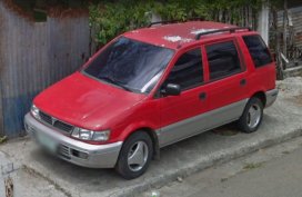 Selling 2nd Hand Mitsubishi Space Wagon 2000 at 130000 km in Cebu City