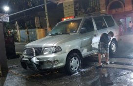 Selling 2nd Hand Toyota Revo 2004 at 49000 km in Mandaluyong