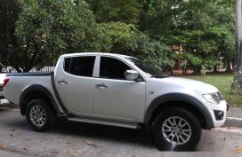 Selling Mitsubishi Strada 2011 Automatic Diesel 