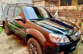 2nd Hand Ford Escape 2013 at 60000 km for sale