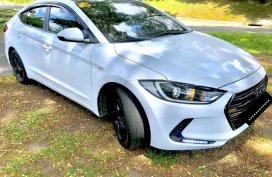 Selling 2nd Hand Hyundai Elantra 2017 in Carmona