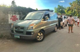 Selling Hyundai Starex 2005 at 50000 km in Calamba