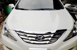 Selling White 2011 Hyundai Sonata at 29000 km in Metro Manila 