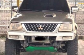 Selling Used Mitsubishi Strada 2006 in Batangas City
