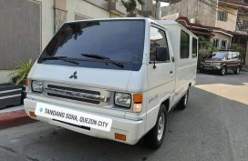 Selling Mitsubishi L300 2005 Manual Diesel in Quezon City