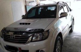 Sell White 2014 Toyota Hilux at 63953 km 
