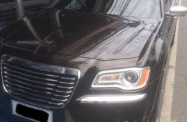 Selling Brown Chrysler 300c 2012 in Quezon City