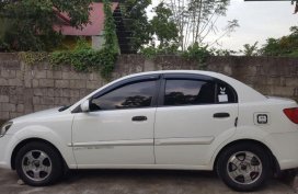 White Kia Rio 2010 for sale in Angeles 