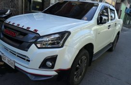 Selling Used Isuzu D-Max 2017 Automatic Diesel at 50000 km in Olongapo