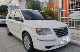 Selling 2nd Hand Chrysler Town And Country 2009 in Muntinlupa