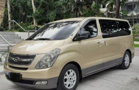 Selling Gold Hyundai Starex 2011 in Quezon City