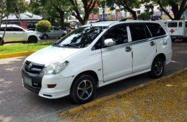 Sell 2nd Hand 2005 Toyota Innova Manual Gasoline at 110000 km in Manila