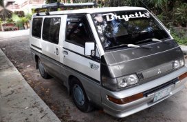 Selling Mitsubishi L300 2019 Manual Gasoline in Cuenca