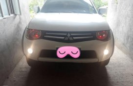 Selling 2nd Hand Mitsubishi Strada 2010 in Tiaong