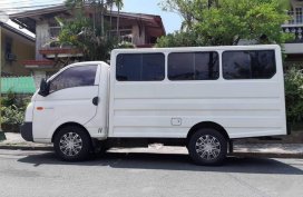 Selling 2nd Hand Hyundai H-100 2010 in Quezon City