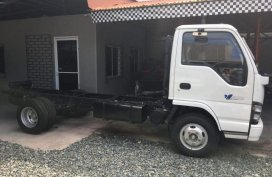 Selling Isuzu Elf 2019 Manual Diesel in Mandaue