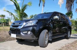 Sell 2nd Hand 2016 Isuzu Mu-X at 12000 km in Parañaque