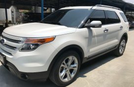Pearl White Ford Explorer 2014 Automatic Gasoline for sale in Parañaque