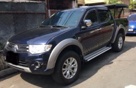 Selling Mitsubishi Strada 2014 Automatic Diesel in Quezon City