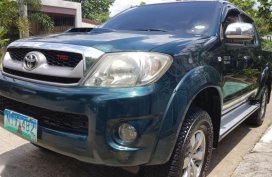 Sell 2nd Hand 2010 Toyota Hilux Automatic Diesel at 87000 km in Quezon City