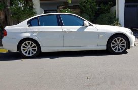White Bmw 318I 2013 at 49000 km for sale in Parañaque