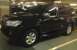 Sell Black 2010 Toyota Fortuner in Manila