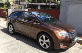 Selling Brown Toyota Venza 2010 in Manila