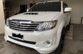 Selling Pearlwhite Toyota Fortuner 2015 in Manila