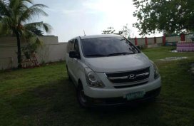 Selling Hyundai Grand Starex 2011 Van at 33000 km 