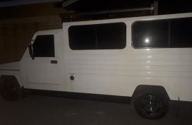 Selling White MitsubishiL300 2014 at 102000 km 