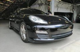 Selling Black Porsche Panamera 2011 Automatic Gasoline at 25356 km 