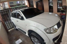 Selling White Mitsubishi Montero Sport 2012 Automatic Diesel at 100000 km 
