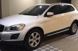 Sell White 2010 Volvo Xc60 Automatic Gasoline at 35000 km 