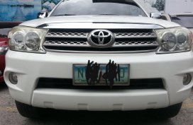 White Toyota Fortuner 2010 Automatic Gasoline for sale 