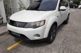 Sell White 2008 Mitsubishi Outlander in Manila 