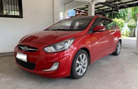 Red Hyundai Accent 2014 at 84000 km for sale