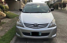 Selling Silver Toyota Innova 2009 Automatic Gasoline