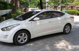 Selling White Hyundai Elantra 2012 Manual Gasoline 