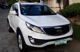 Selling White Kia Sportage 2011 Automatic Gasoline 