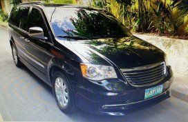 Sell Black 2012 Chrysler Town And Country at 28000 km 