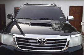 Sell Black 2015 Toyota Hilux at 75000 km 