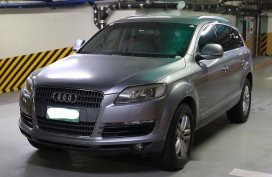 Selling Grey Audi Q7 2007 at 80000 km 